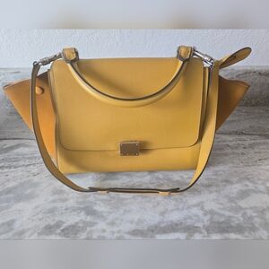 Nice Celine Trapeze Yellow Mustard Structured Leather Shoulder Handbag Bag